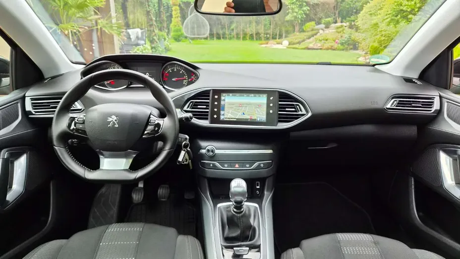 PEUGEOT 308 -