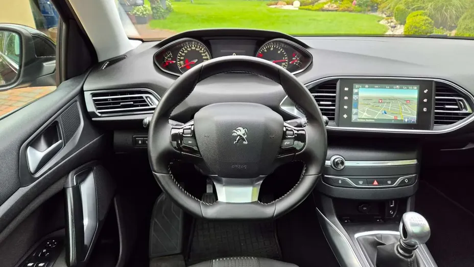 PEUGEOT 308 -