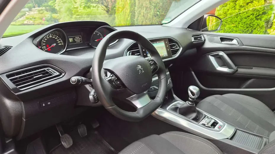 PEUGEOT 308 -