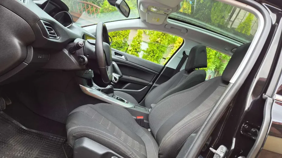 PEUGEOT 308 -