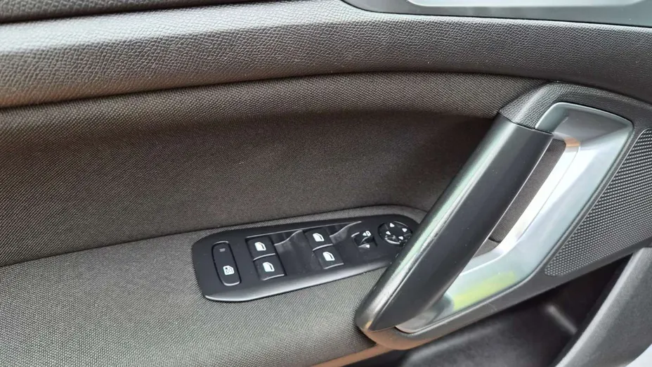 PEUGEOT 308 -