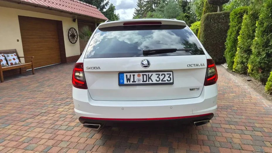 SKODA Octavia -