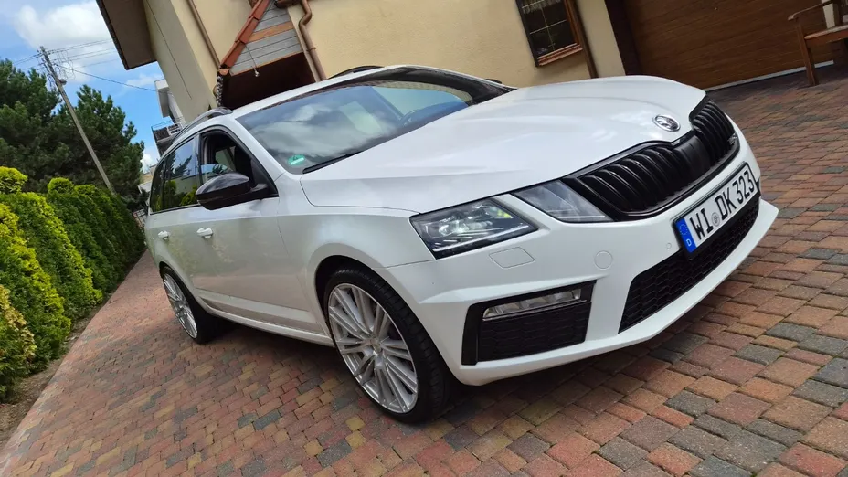 SKODA Octavia -