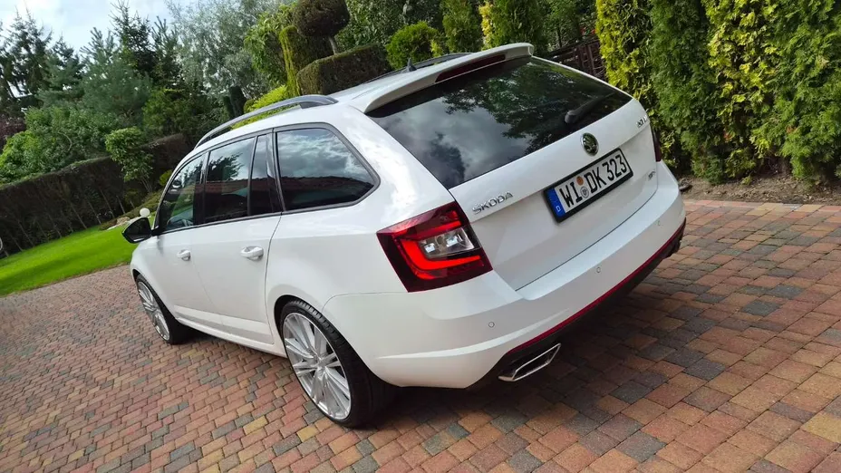 SKODA Octavia -