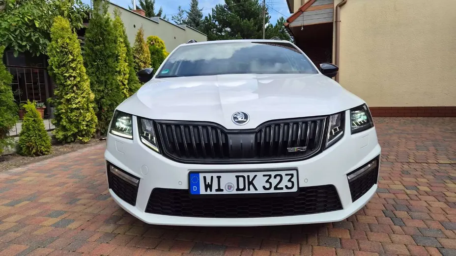 SKODA Octavia -