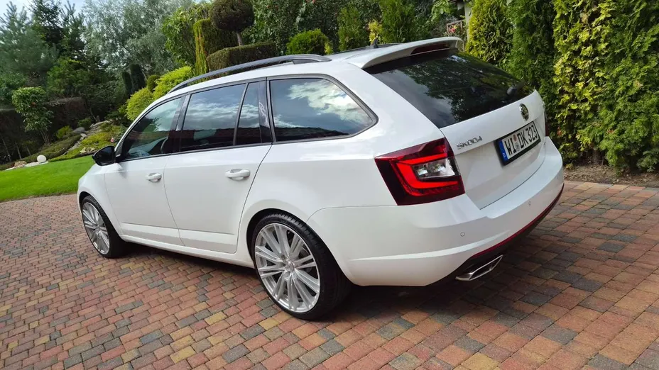 SKODA Octavia -