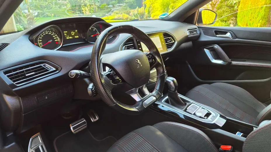 PEUGEOT 308 -