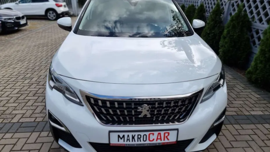 PEUGEOT 3008 -