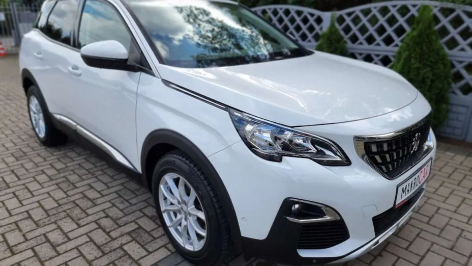 PEUGEOT 3008 -