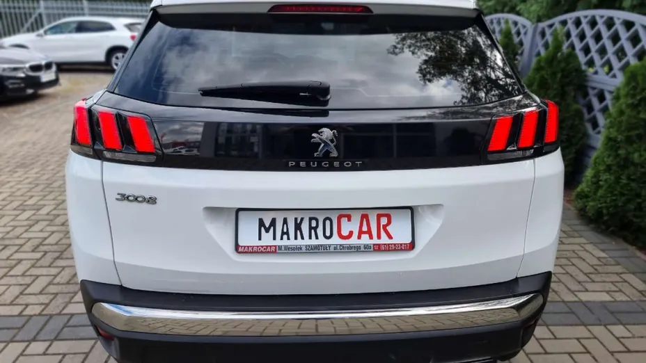 PEUGEOT 3008 -
