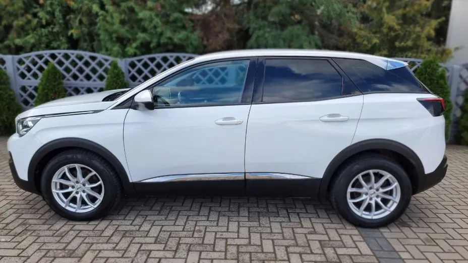 PEUGEOT 3008 -