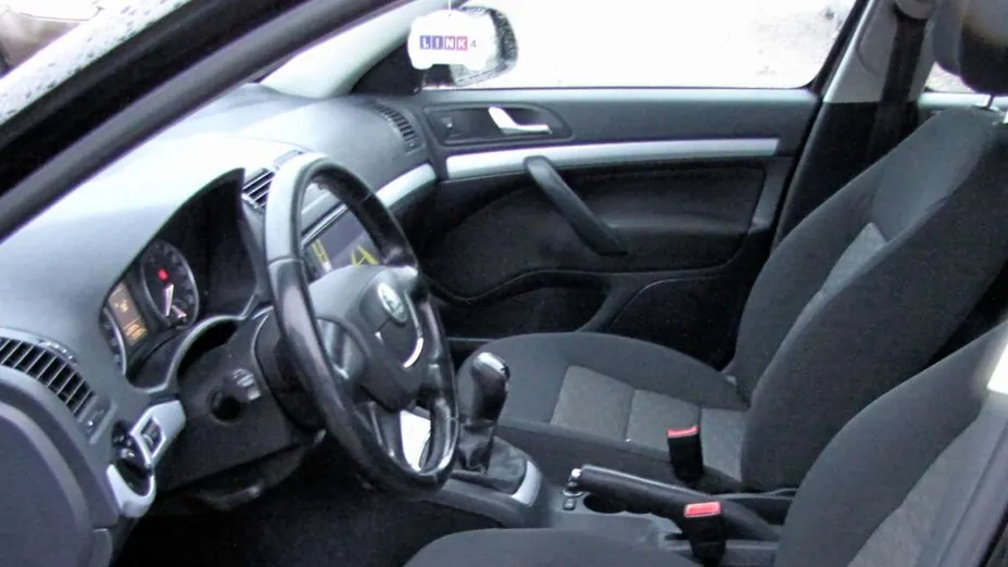 SKODA Octavia -