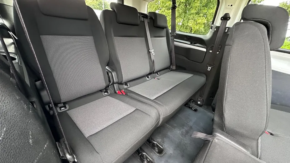 PEUGEOT Traveller -