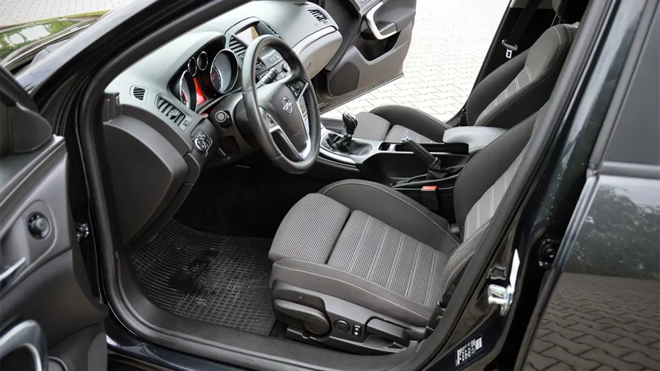 OPEL Insignia -