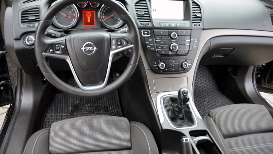 OPEL Insignia -