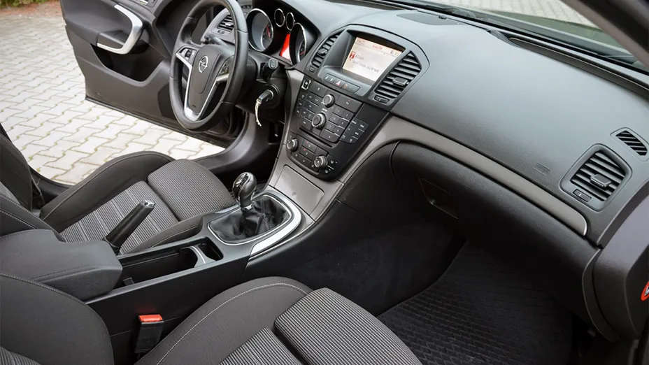 OPEL Insignia -