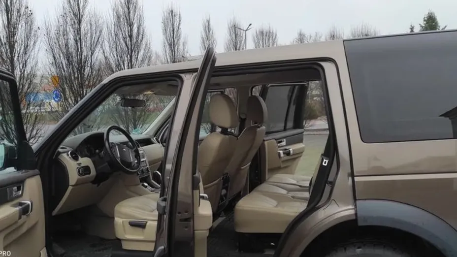 LAND ROVER Discovery -