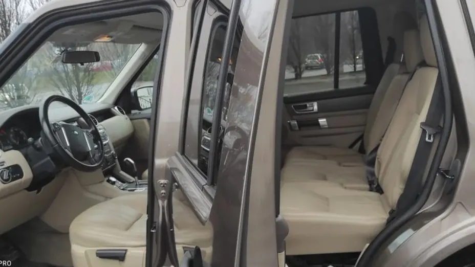 LAND ROVER Discovery -