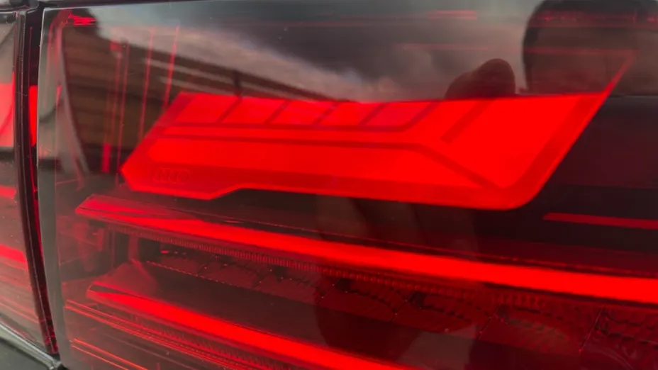 AUDI A8 -
