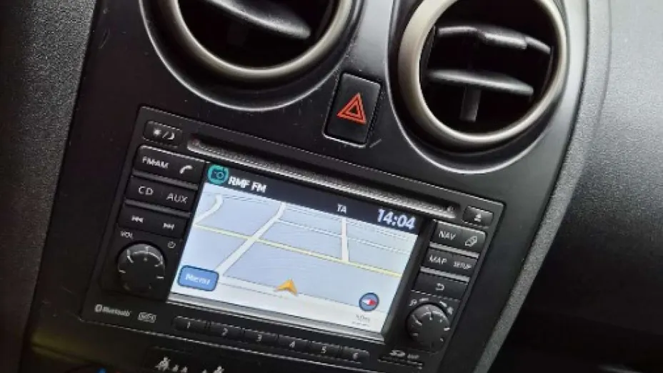 NISSAN Qashqai -
