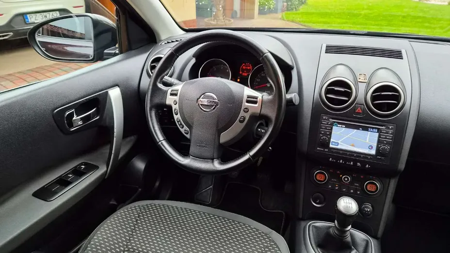 NISSAN Qashqai -
