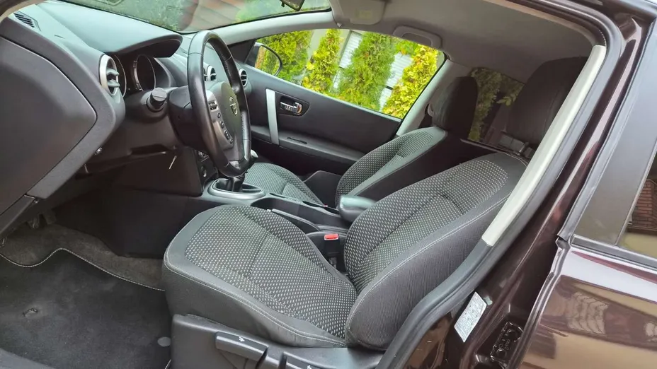 NISSAN Qashqai -