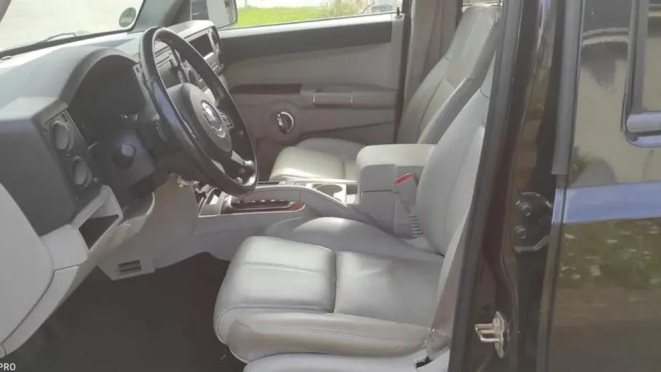 JEEP Commander -