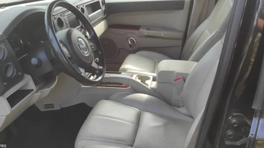 JEEP Commander -