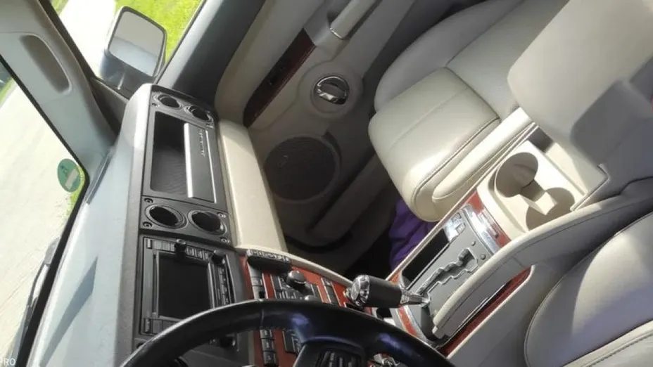 JEEP Commander -
