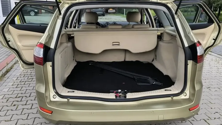 FORD Mondeo -