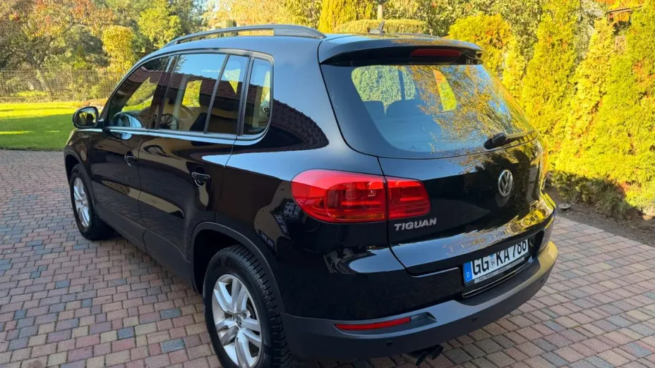 VOLKSWAGEN Tiguan -