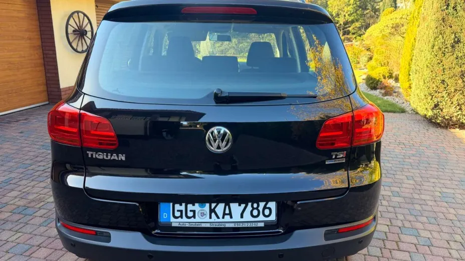 VOLKSWAGEN Tiguan -