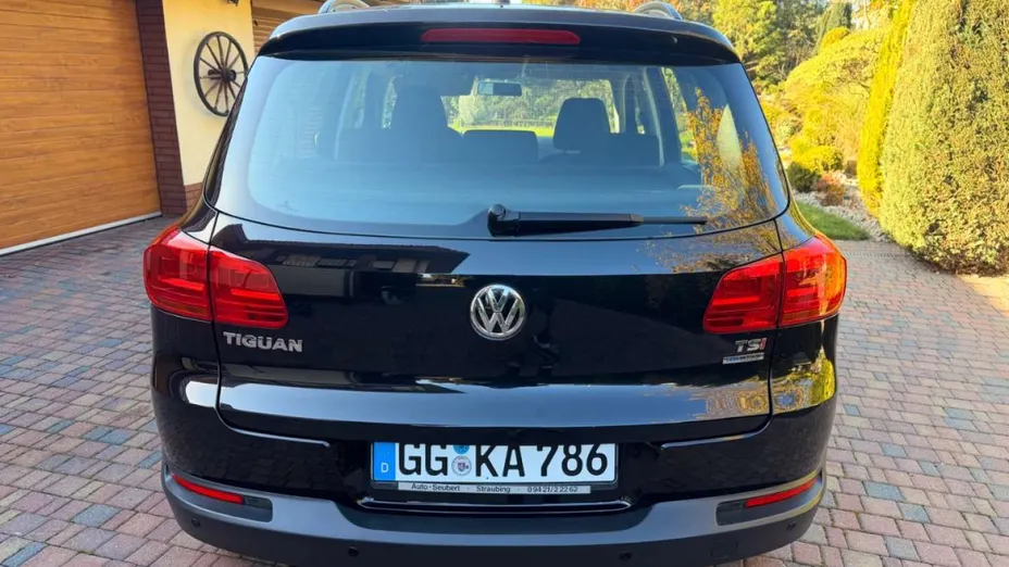 VOLKSWAGEN Tiguan -