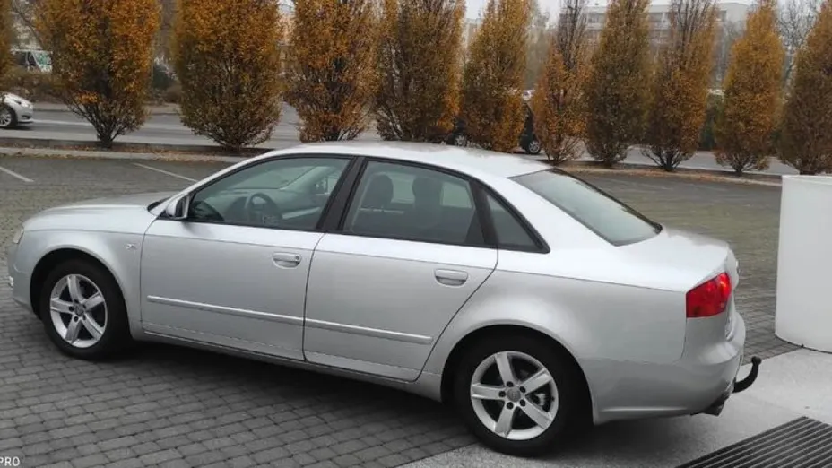 AUDI A4 -
