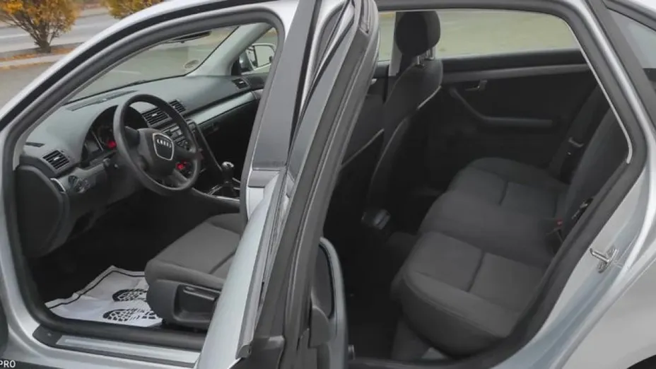 AUDI A4 -