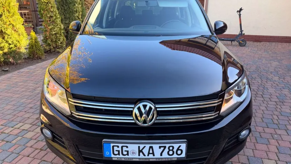 VOLKSWAGEN Tiguan -