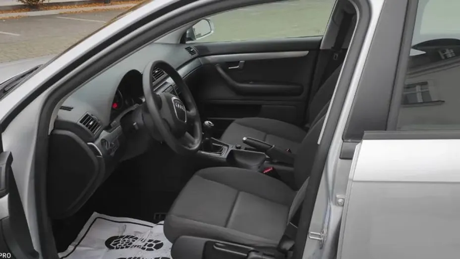 AUDI A4 -
