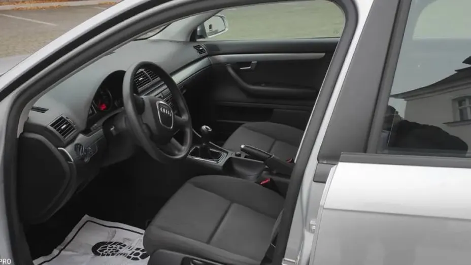 AUDI A4 -