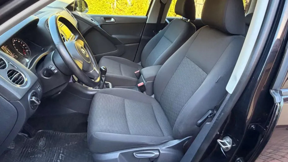 VOLKSWAGEN Tiguan -