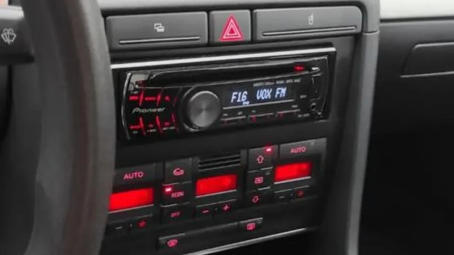AUDI A4 -
