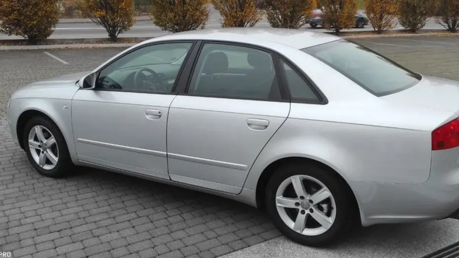 AUDI A4 -