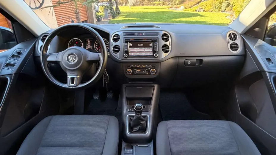 VOLKSWAGEN Tiguan -
