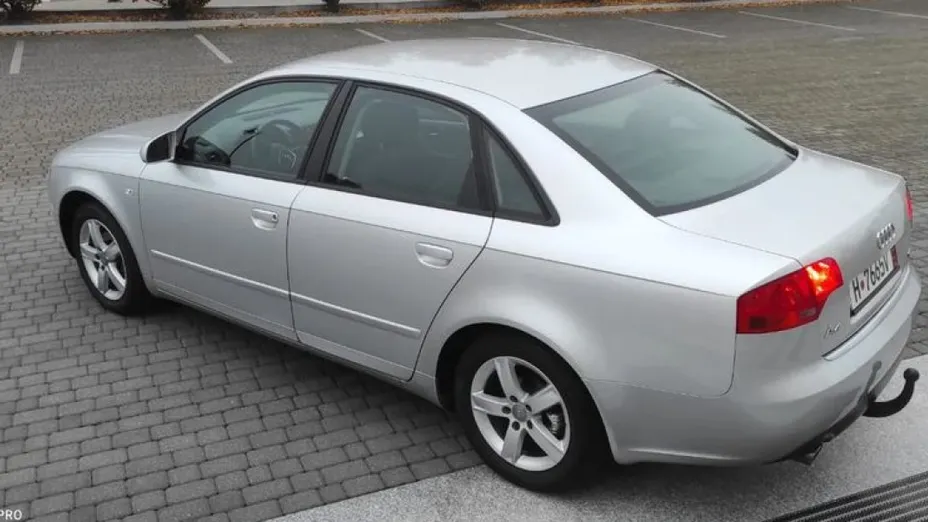 AUDI A4 -