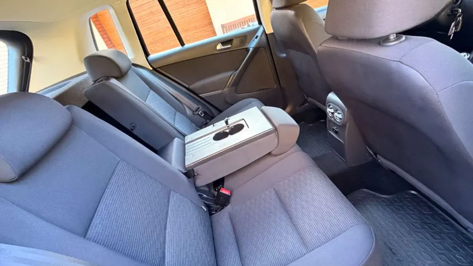 VOLKSWAGEN Tiguan -