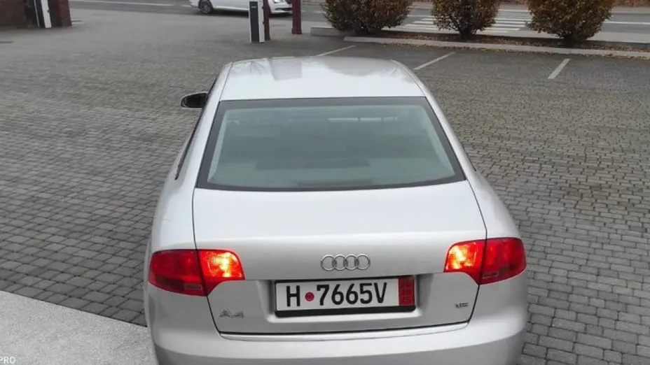 AUDI A4 -