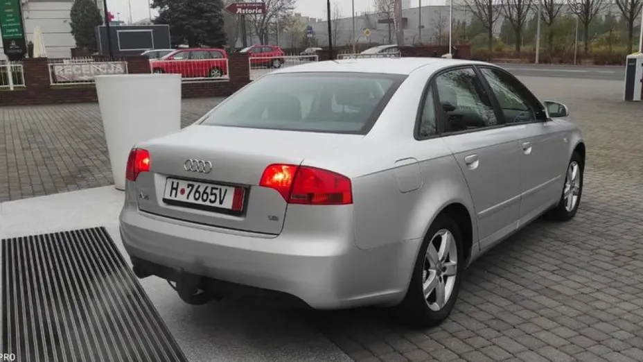 AUDI A4 -