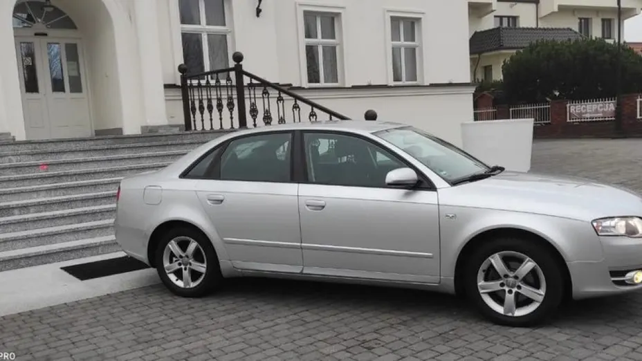 AUDI A4 -