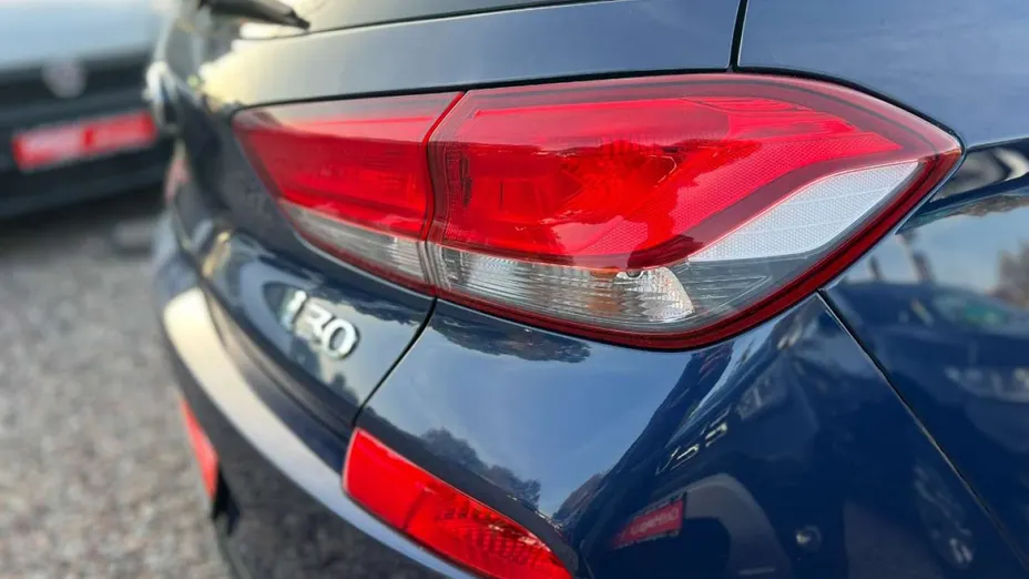 HYUNDAI i30 -