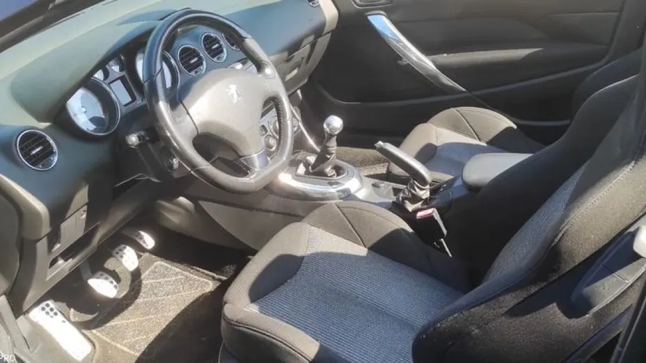PEUGEOT 308 -