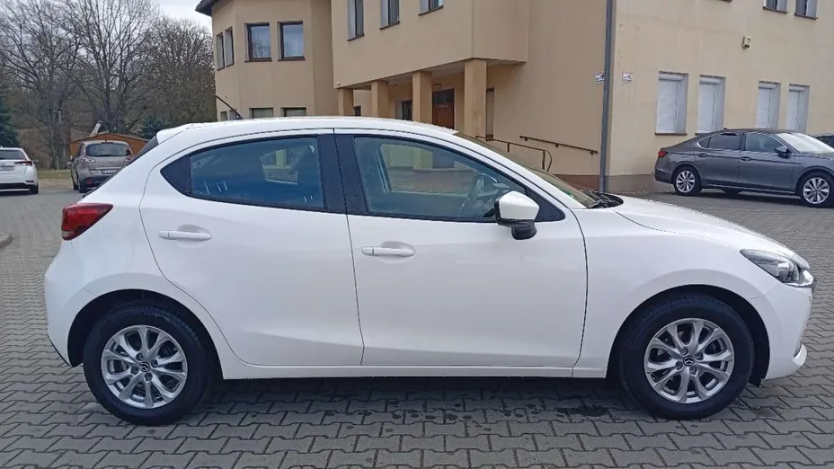MAZDA 2 -